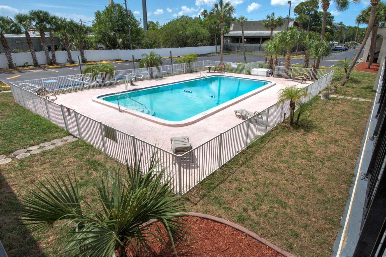 Bayside Inn Pinellas Park - Clearwater Extérieur photo