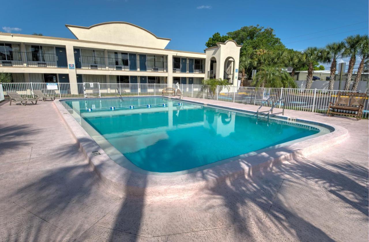 Bayside Inn Pinellas Park - Clearwater Extérieur photo