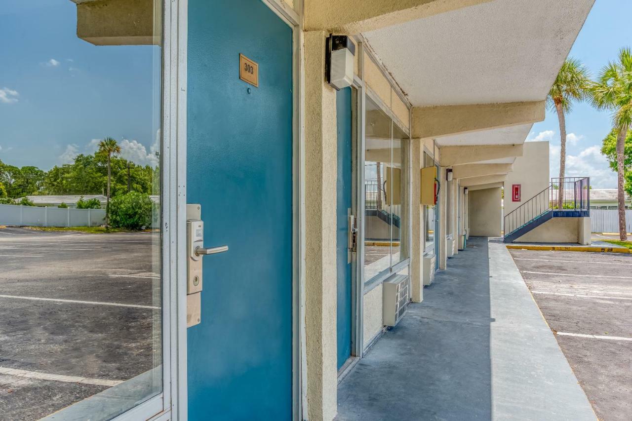 Bayside Inn Pinellas Park - Clearwater Extérieur photo
