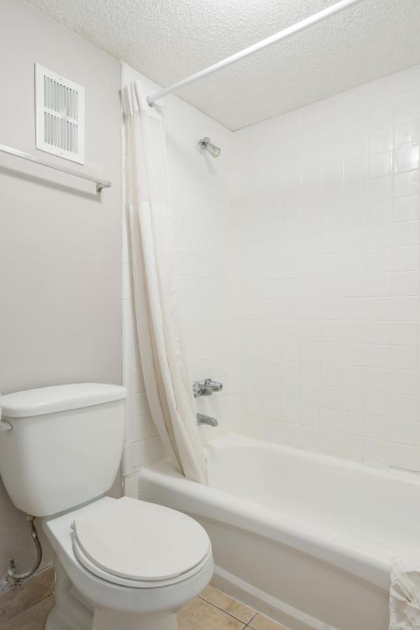 Bayside Inn Pinellas Park - Clearwater Extérieur photo